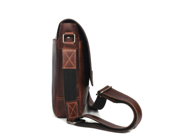 Villandry Leather Messenger Bag - Walnut Brown - Aaron Leather Goods